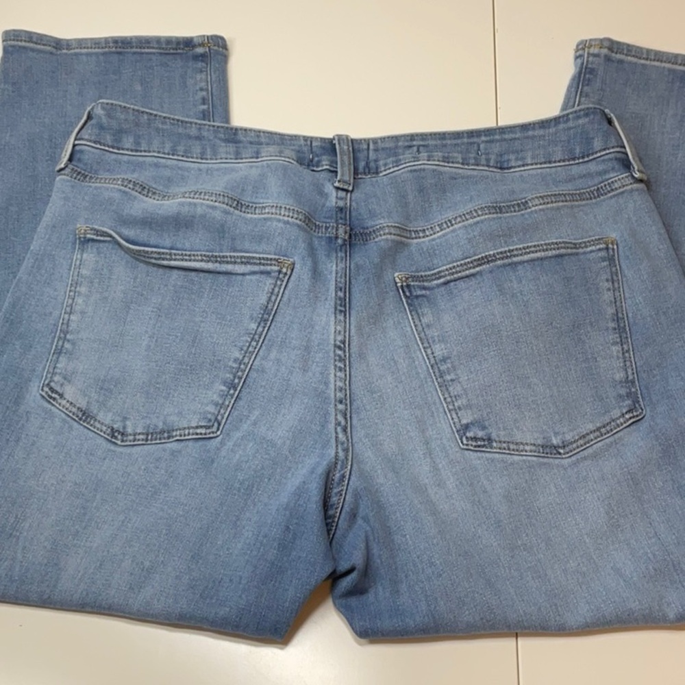 Universal Threads High Rise Slim Straight Jeans Light Wash 14/32 SHORT - Picture 3 of 8